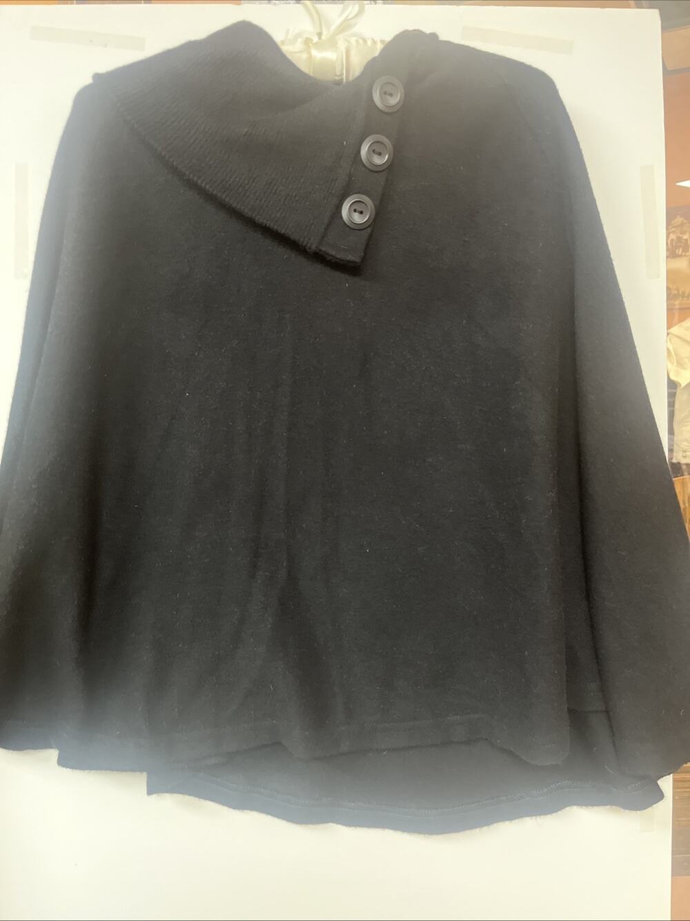 Cape Black doma 100% Acrylic Cape Large